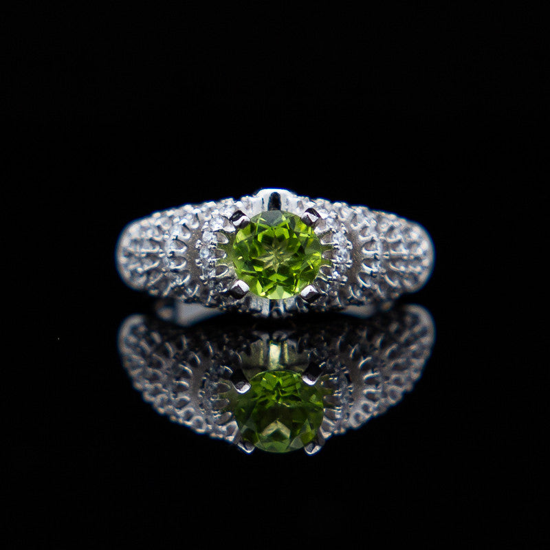 Maya – Peridot