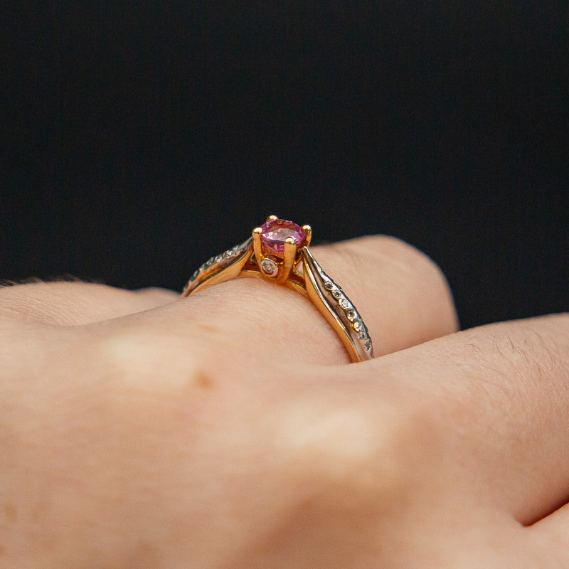 Ainura – Pink Sapphire & Natural Diamonds