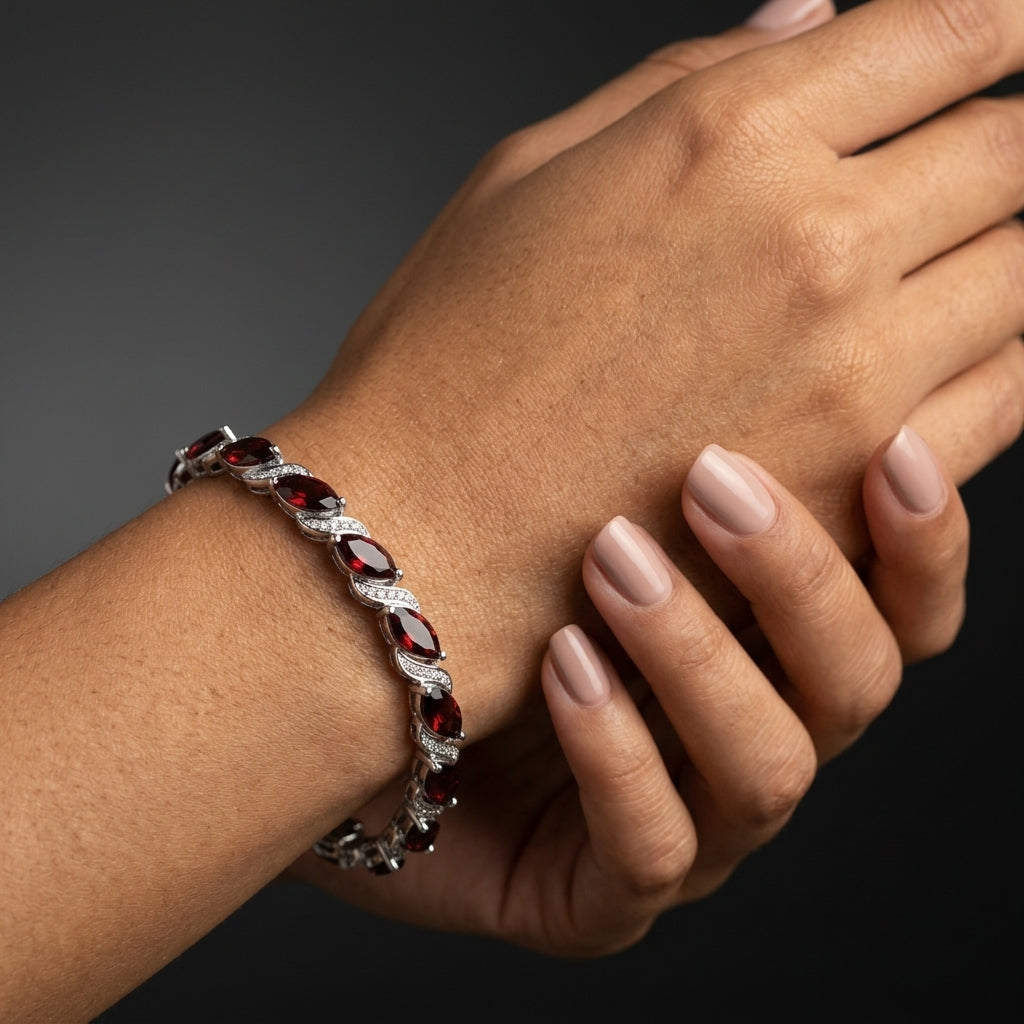 Juhi – Garnet & White Topaz