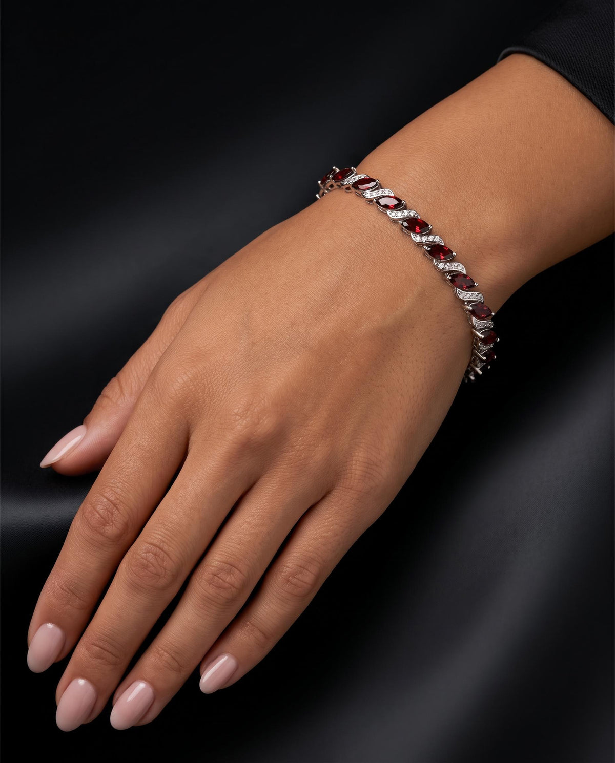 Juhi Small – Garnet & White Topaz