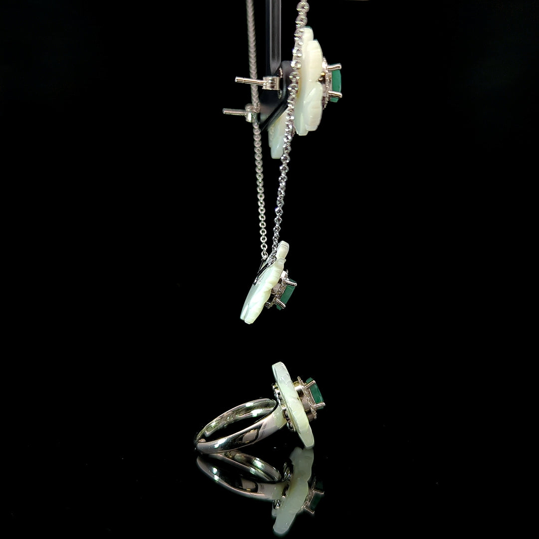 Malee – Emerald and Mother of Pearl