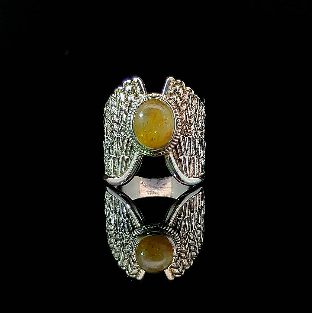 Pravat – Golden Rutilated Quartz