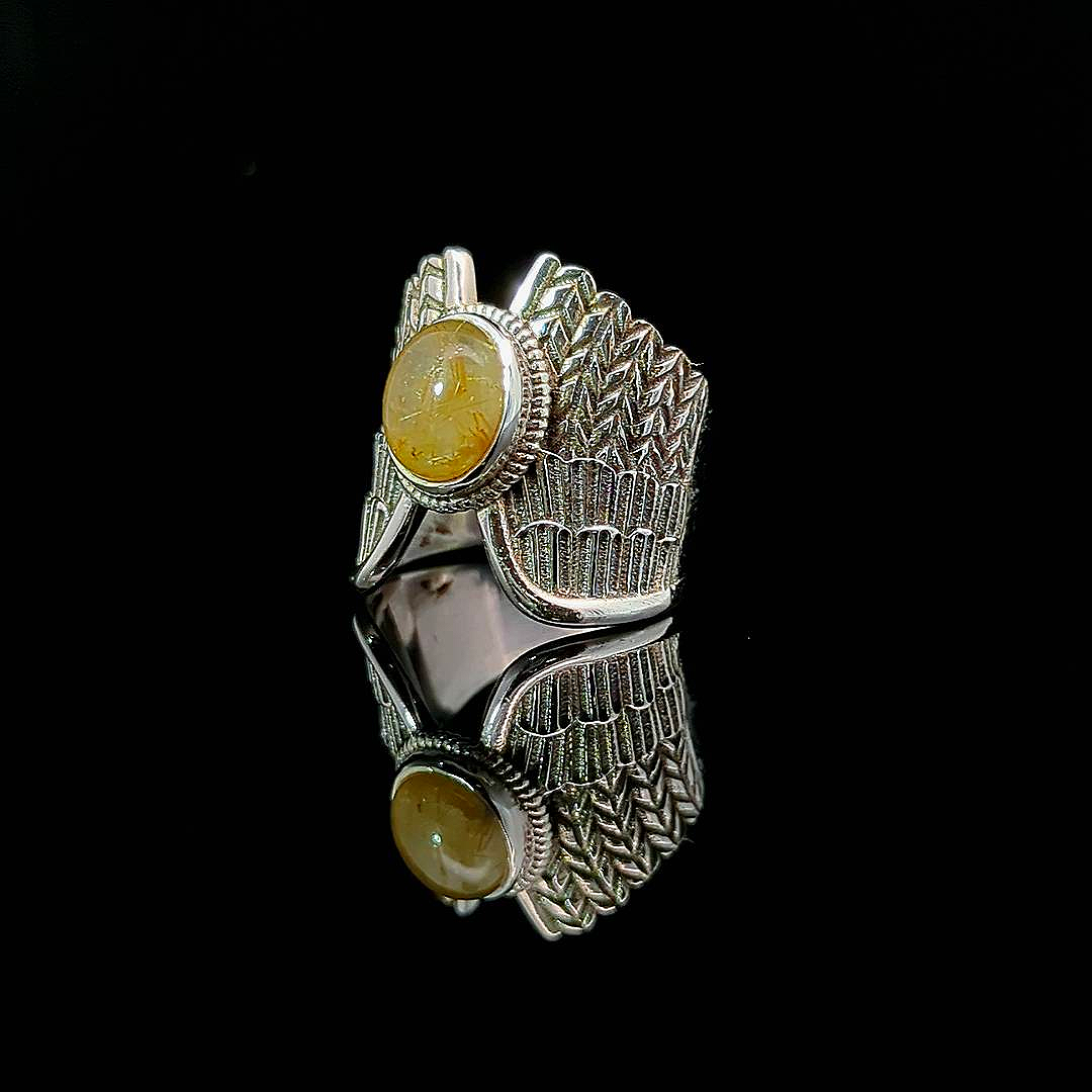 Pravat – Golden Rutilated Quartz