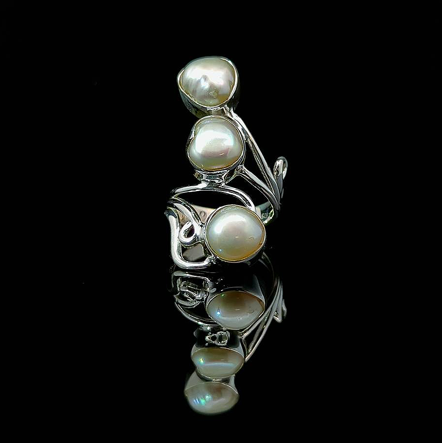 Montra – Fresh Water Pearls