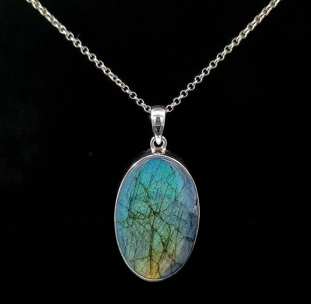 Delia – Labradorite