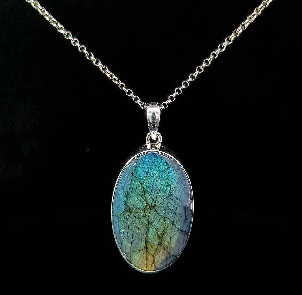 Delia – Labradorite