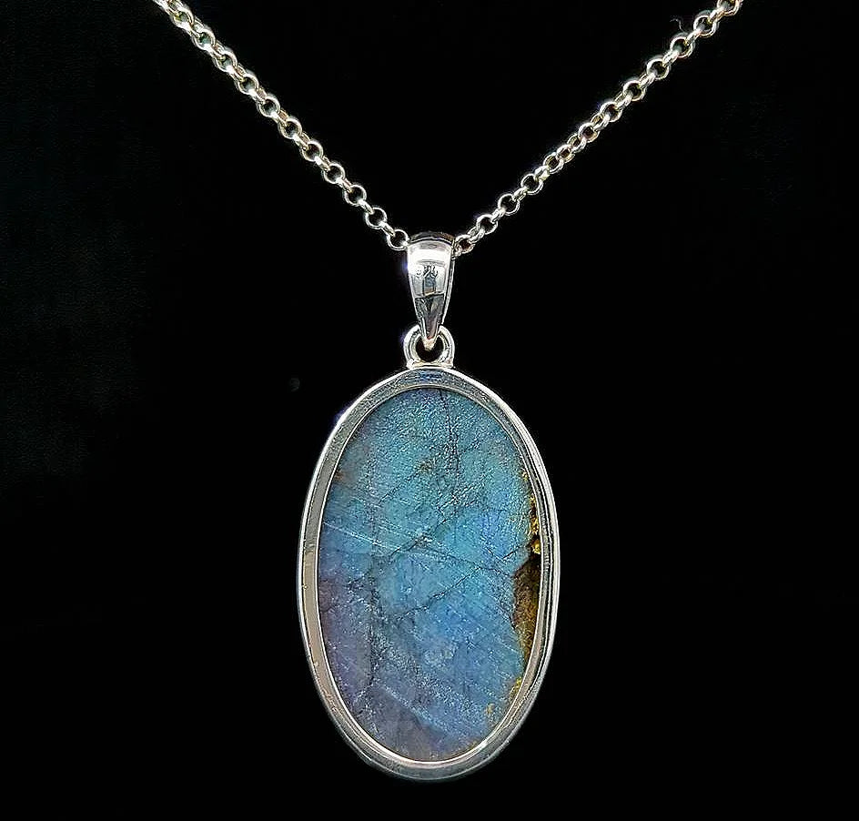 Delia – Labradorite
