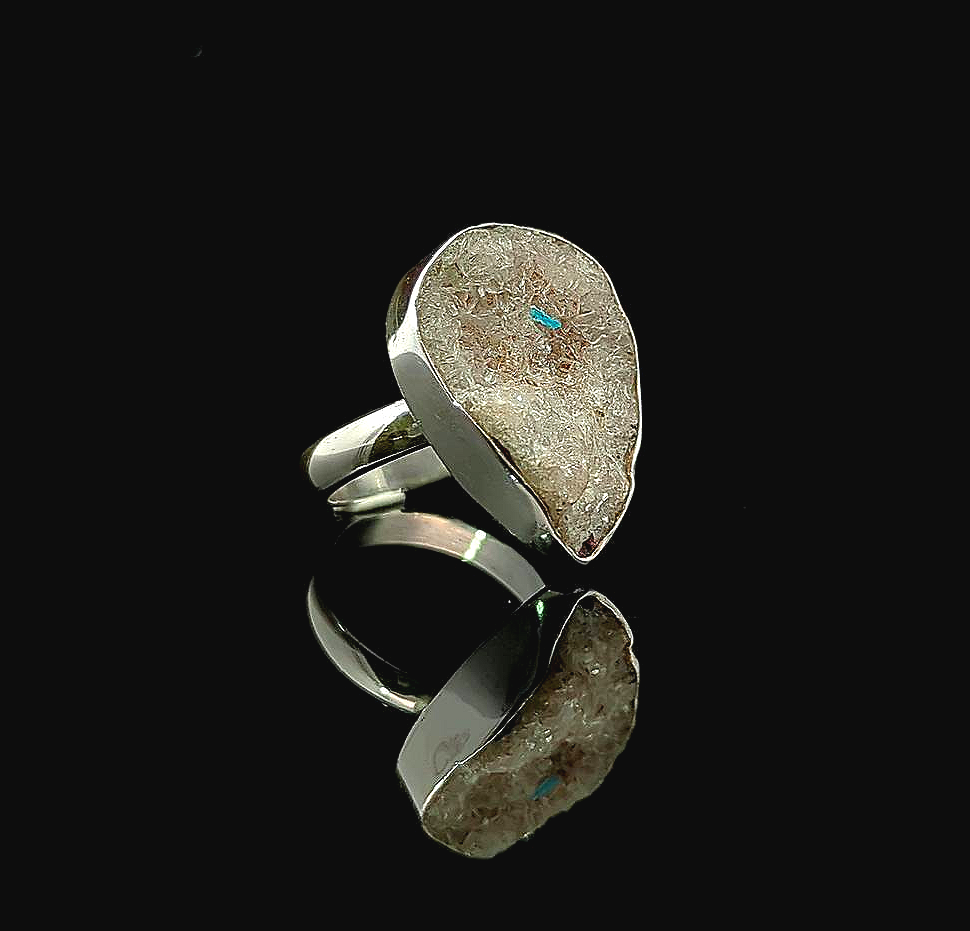 Vigdis – Cavansite
