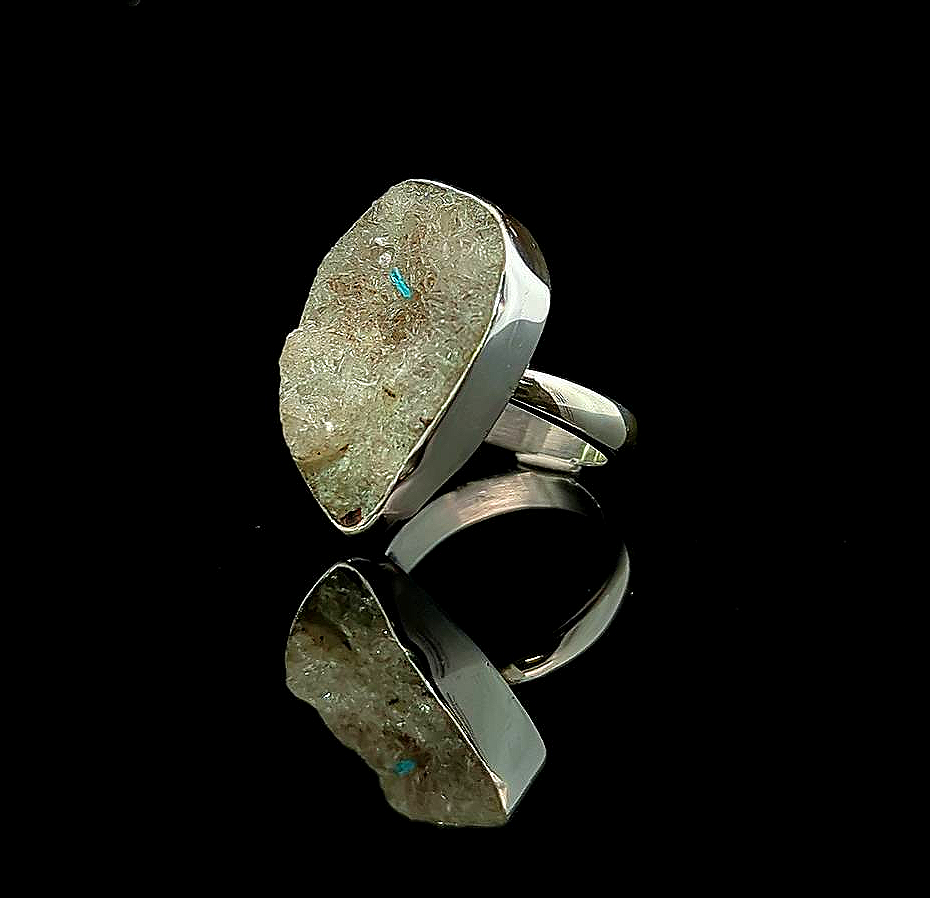 Vigdis – Cavansite