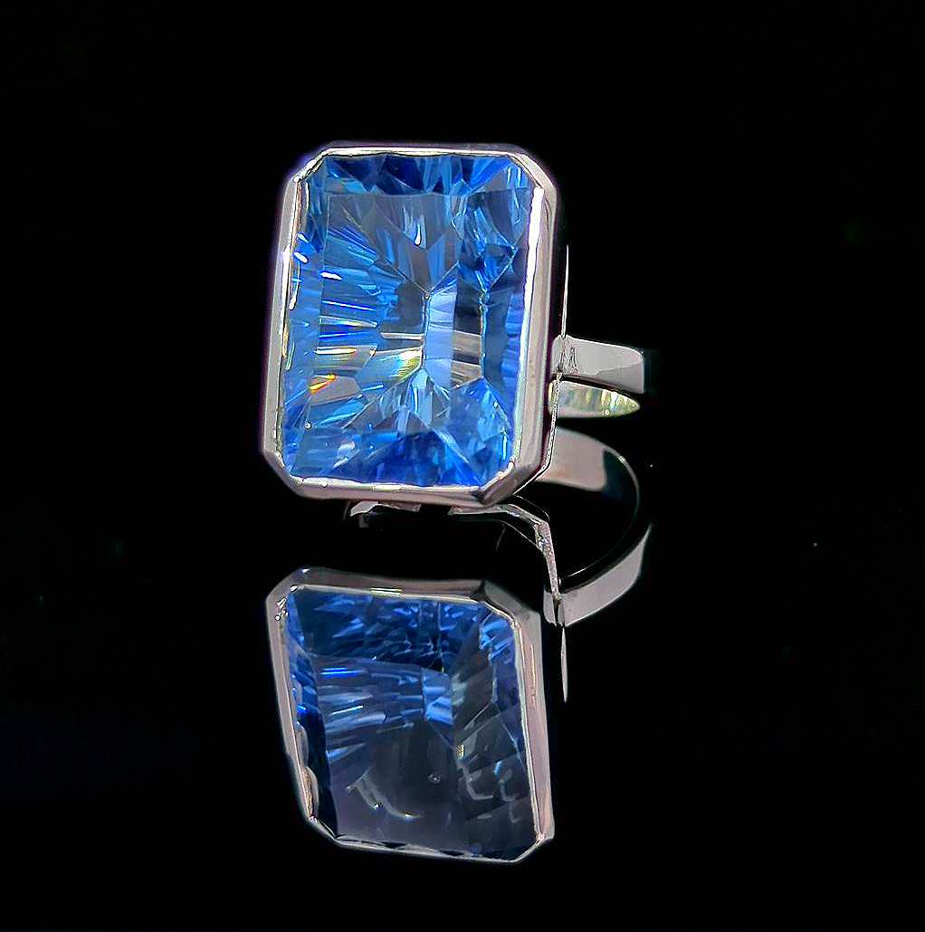 Mystique Large – Mystic Topaz