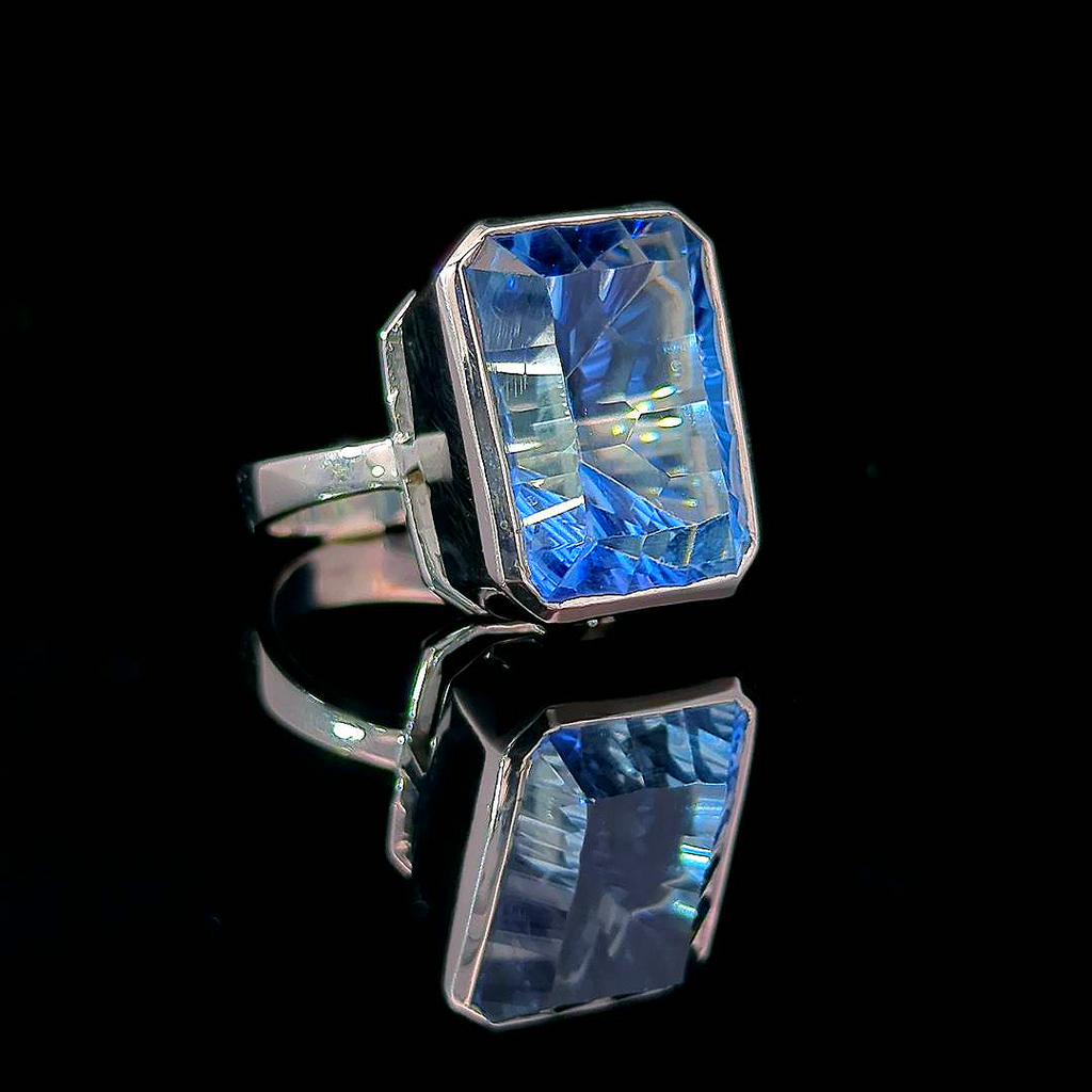 Mystique Large – Mystic Topaz