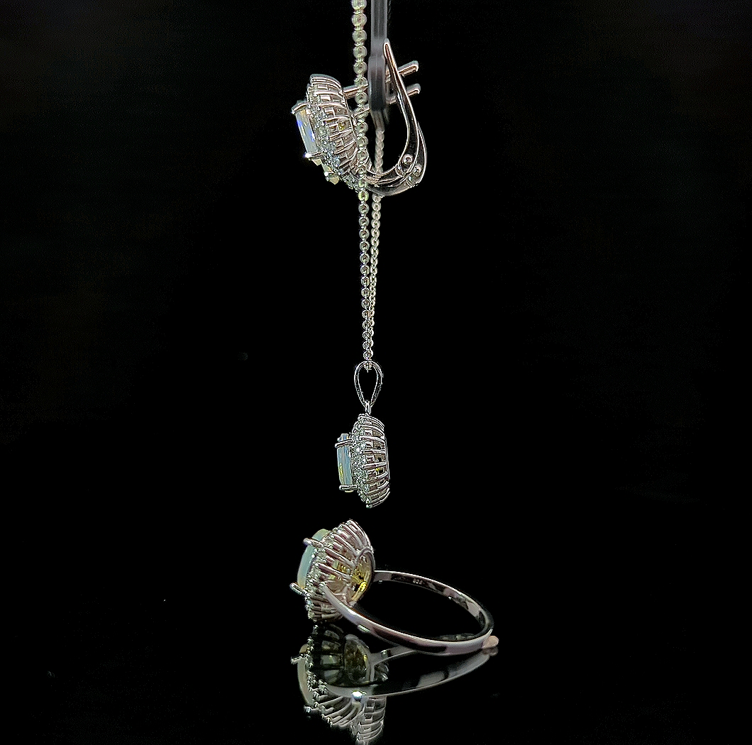 Chakri – Opal