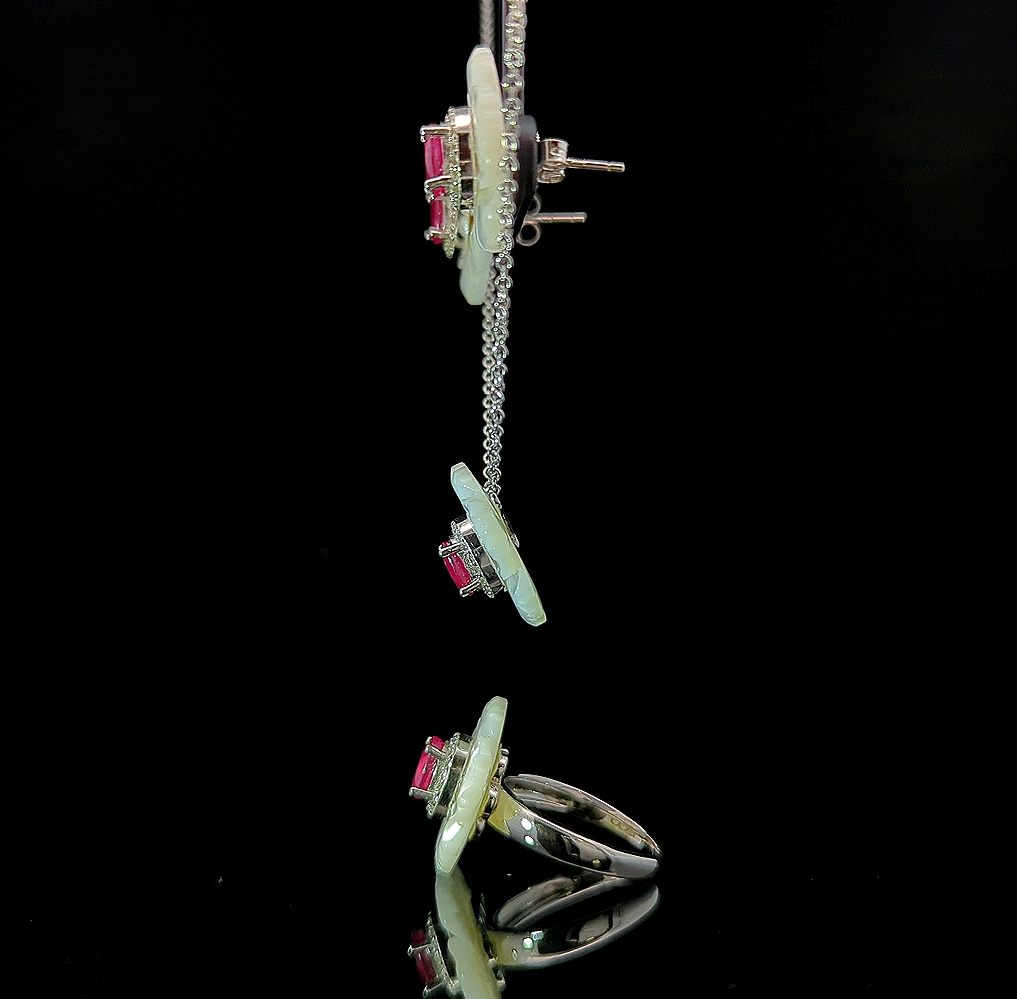 Malee – Ruby and Mother of Pearl