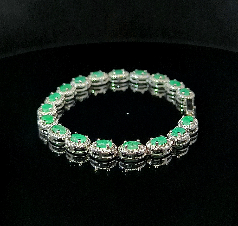 Oval Tennis Bracelet – Emerald and White Topaz