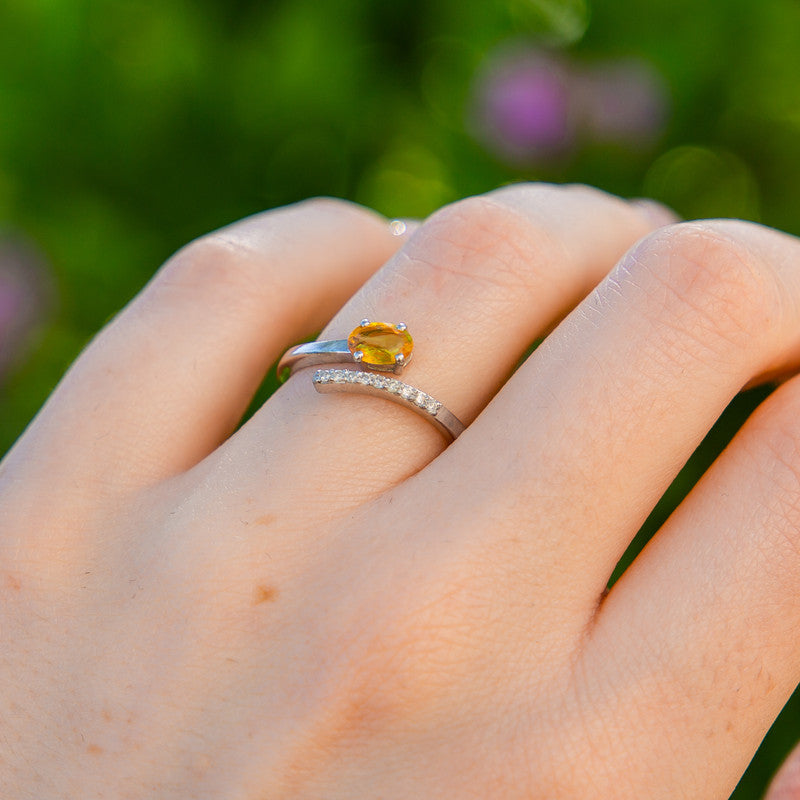 Minali – Yellow Sapphire & Diamonds
