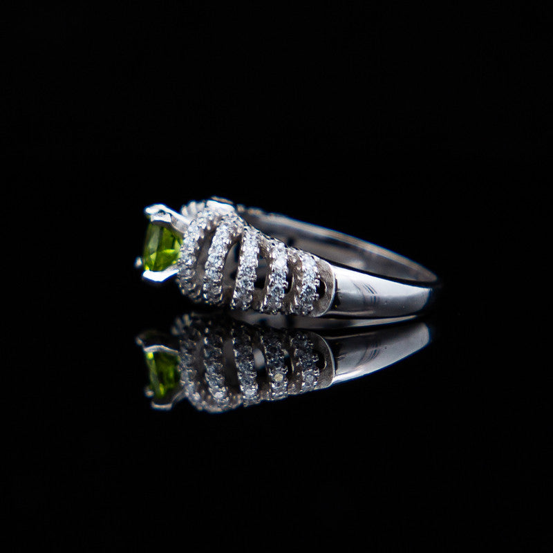 Maya – Peridot