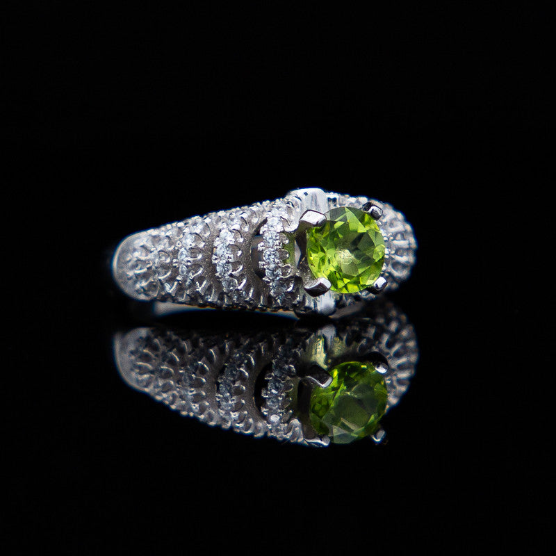 Maya – Peridot