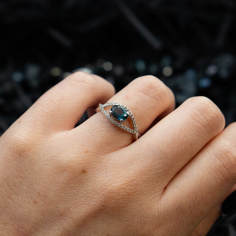 Catto – London Blue Topaz and White Spinel