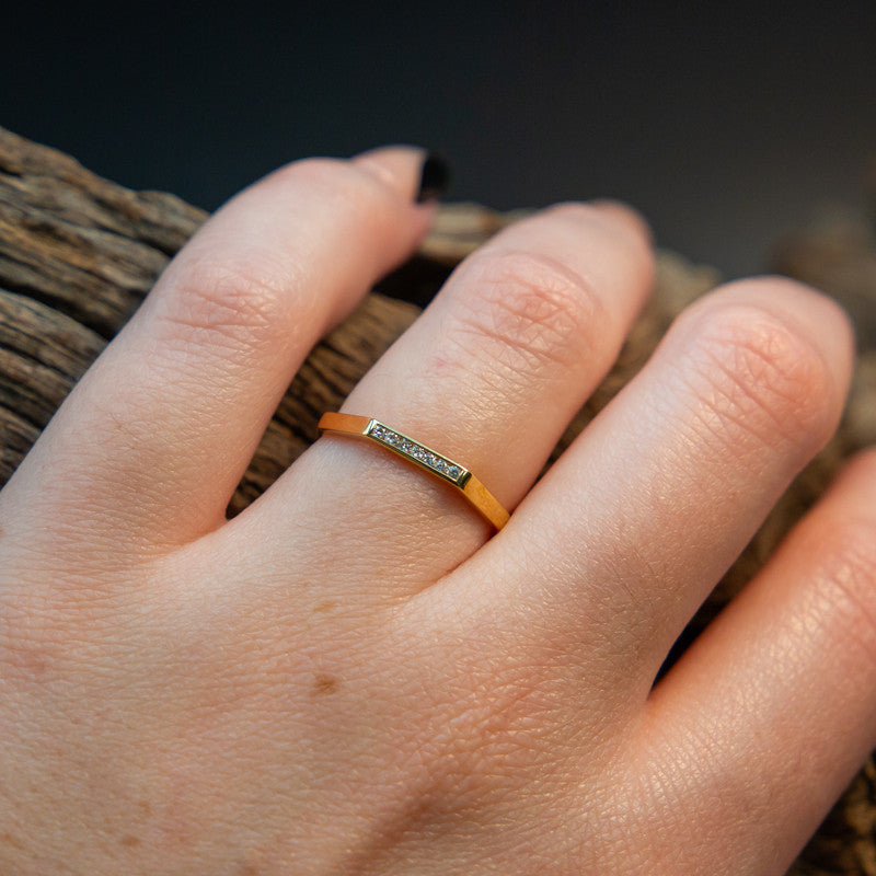 Rasma Yellow – 9ct Yellow Gold with 0.399ct Natural Diamonds