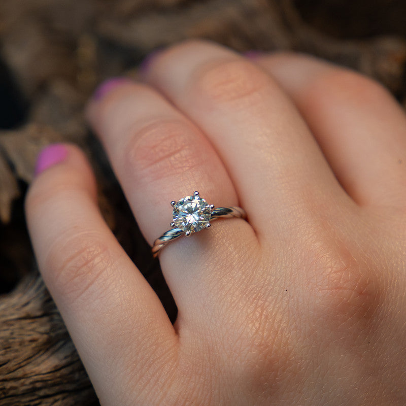 Ronda – Moissanite