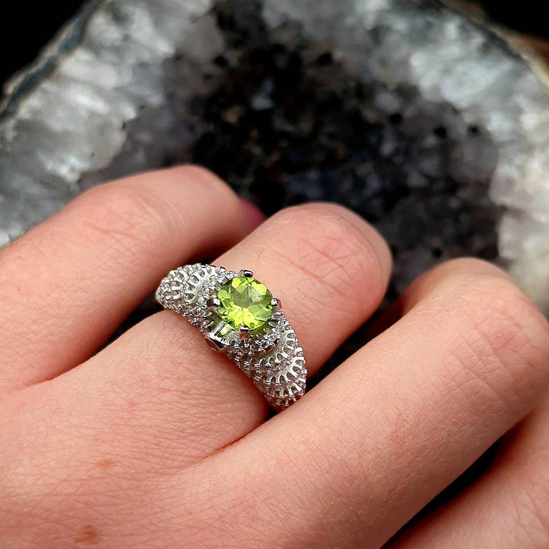 Maya – Peridot