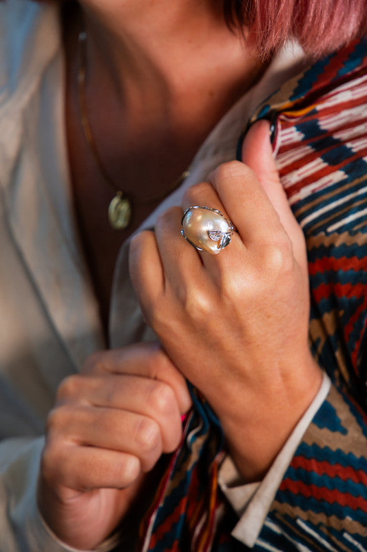 Ivona Blush – Baroque Pearl