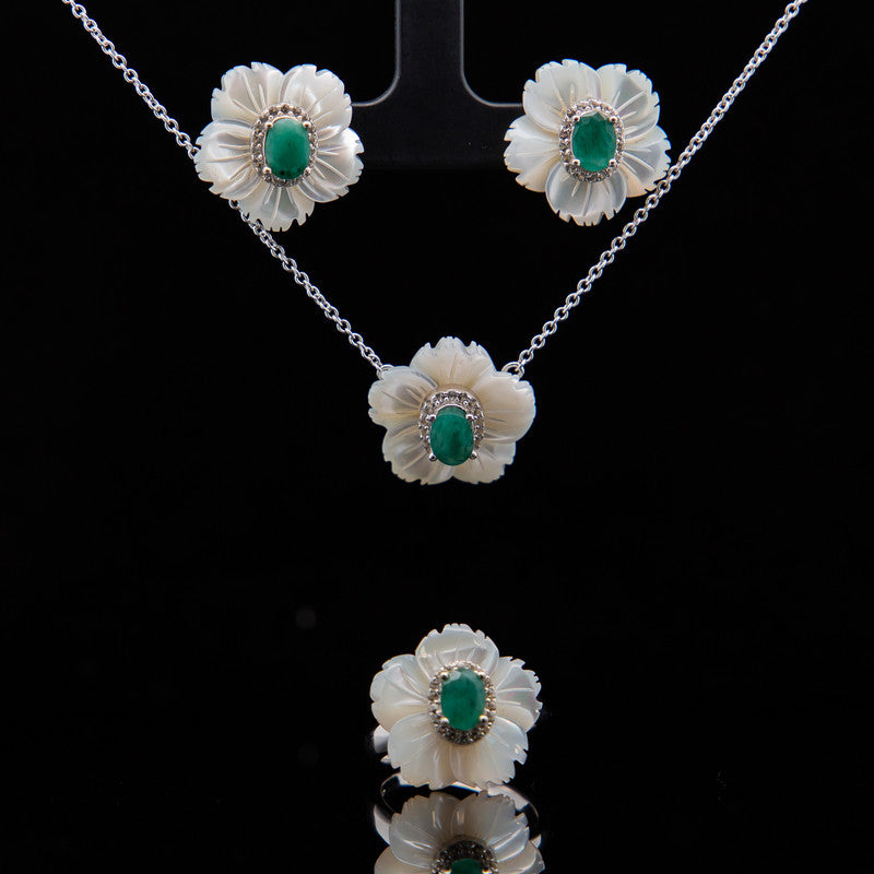 Malee – Emerald and Mother of Pearl