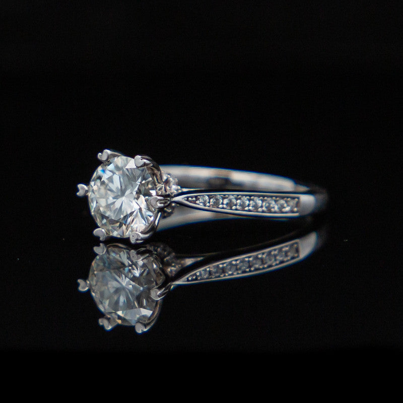 Victoria – Moissanite