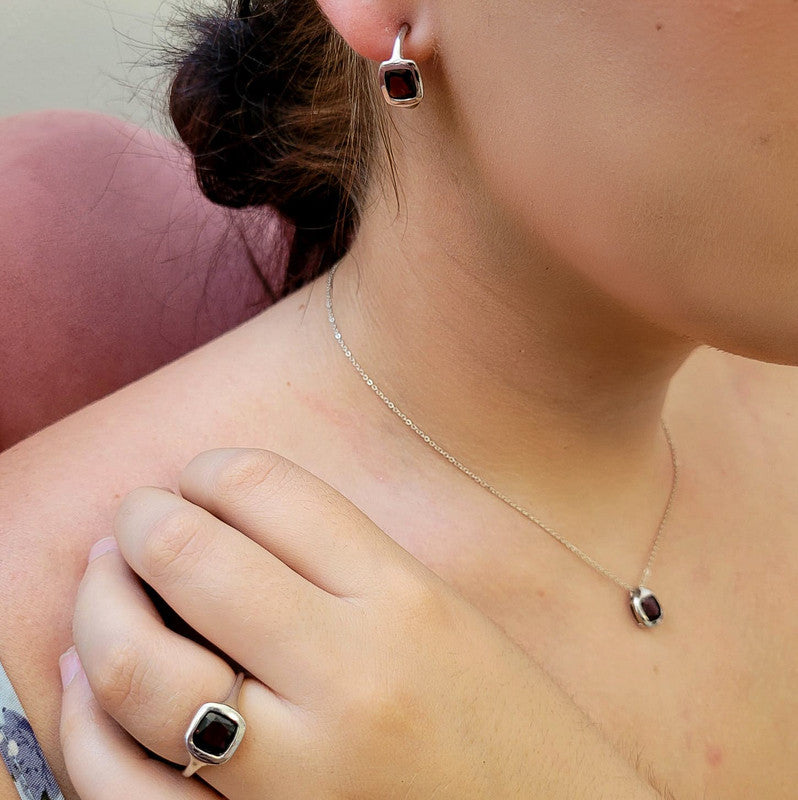 Chia Square – Garnet