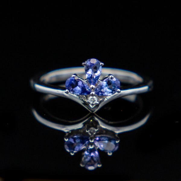 Kabita - Tanzanites & Diamonds